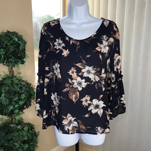 Sienna Sky Tops - 🍐Floral Blouse | Dark Navy | Medium